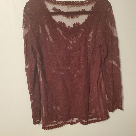 Red lace top - Picture 4 of 4